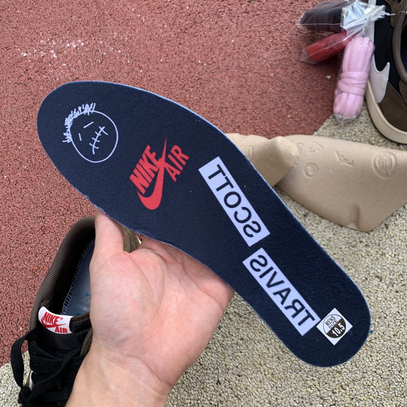 Travis Scott x Air Jordan 1 Low “Dark Mocha”