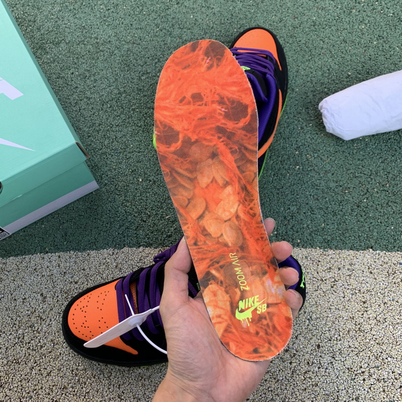 Nike SB Dunk Low “Night of Mischief”