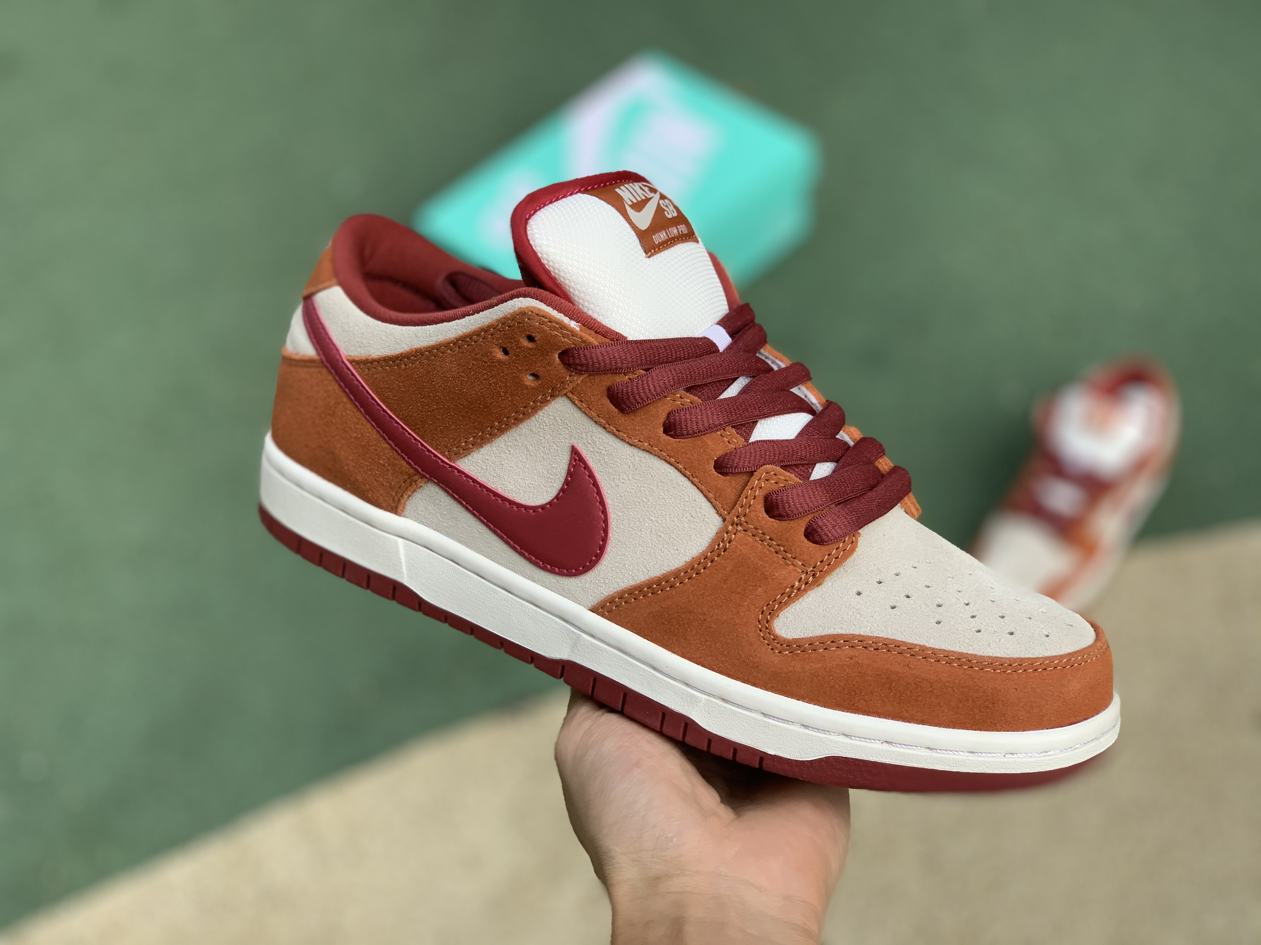 Nike SB Dunk Low Pro Dark Russet Cedar