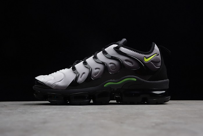 Nike Air VaporMax Plus Black Volt
