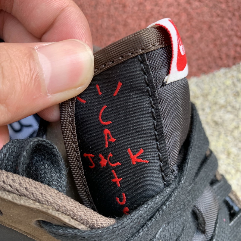 Travis Scott x Air Jordan 1 Low “Dark Mocha”