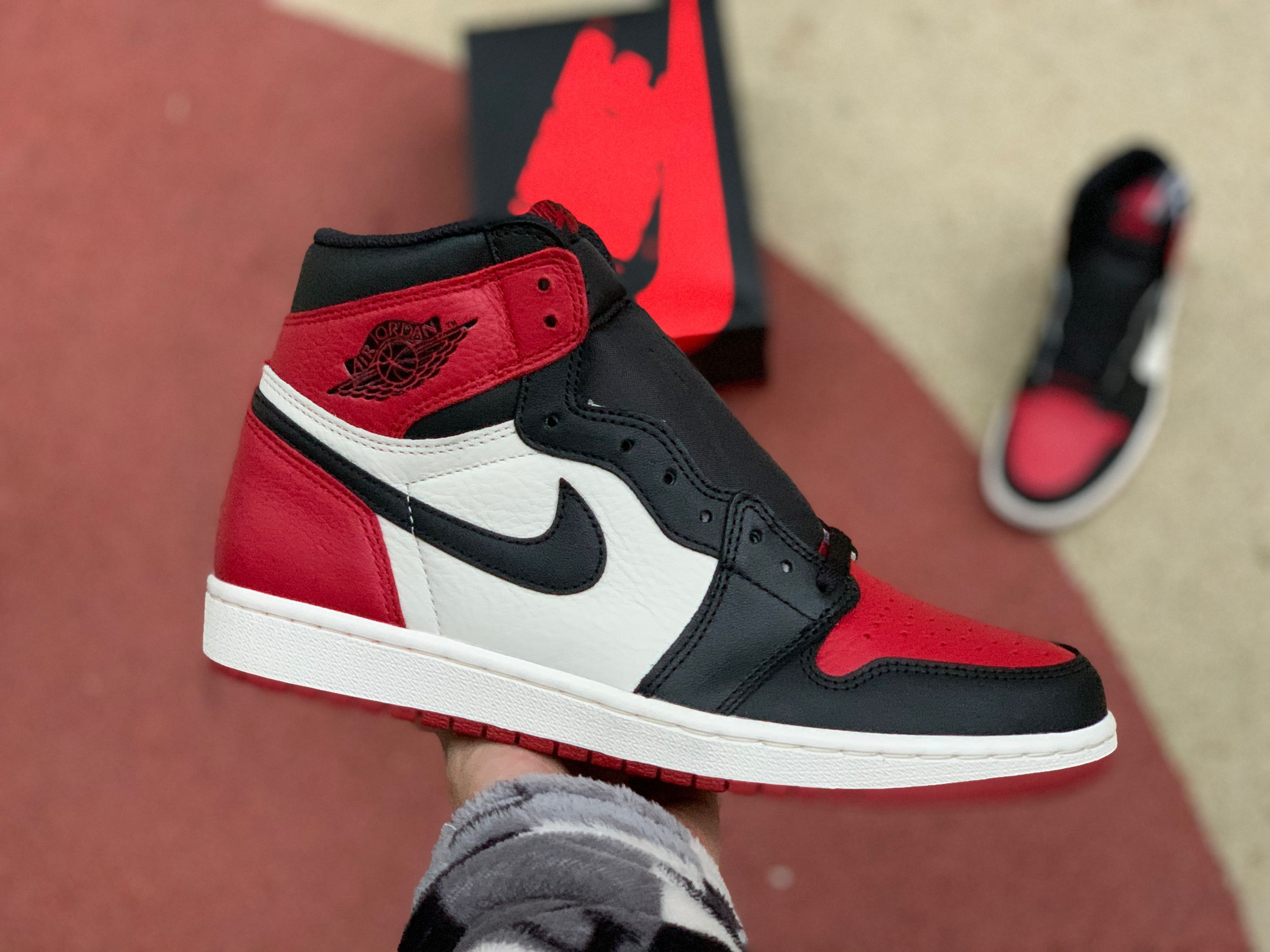 Air Jordan 1 Retro High OG “Bred Toe”