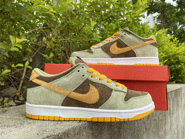 Nike Dunk Low SE Dusty Olive
