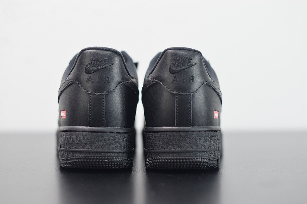 Nike Air Force 1 Low Supreme Black