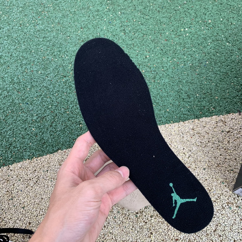 Jordan 1 Mid Green Toe