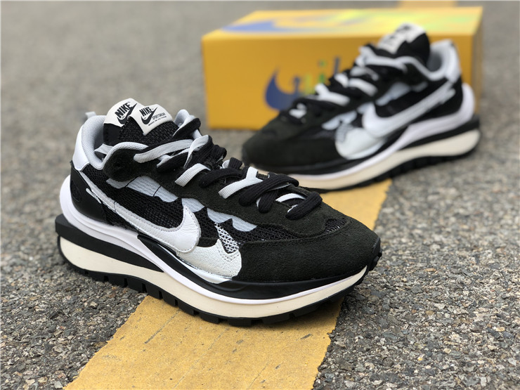 Sacai x Nike VaporWaffle ''Black White''