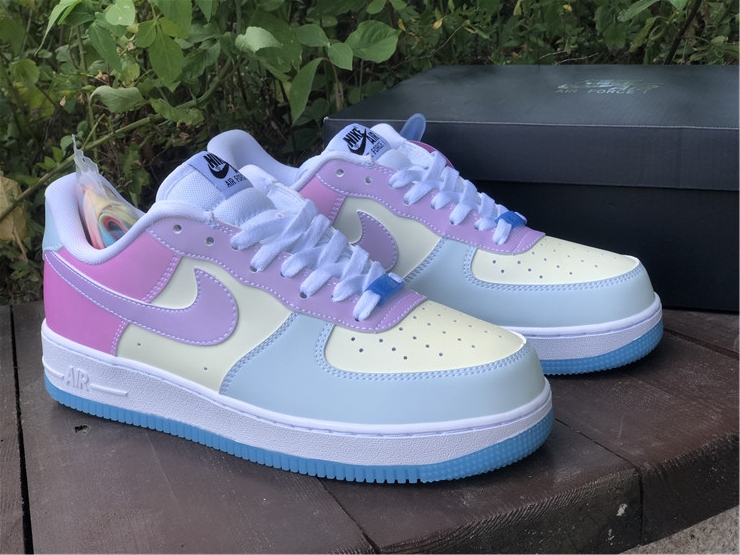 NIKE Air Force 1'07 LX UV