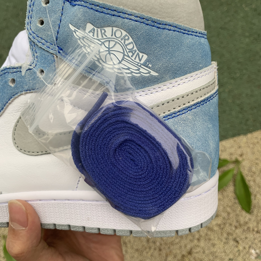 Air Jordan 1 High “Hyper Royal”GS
