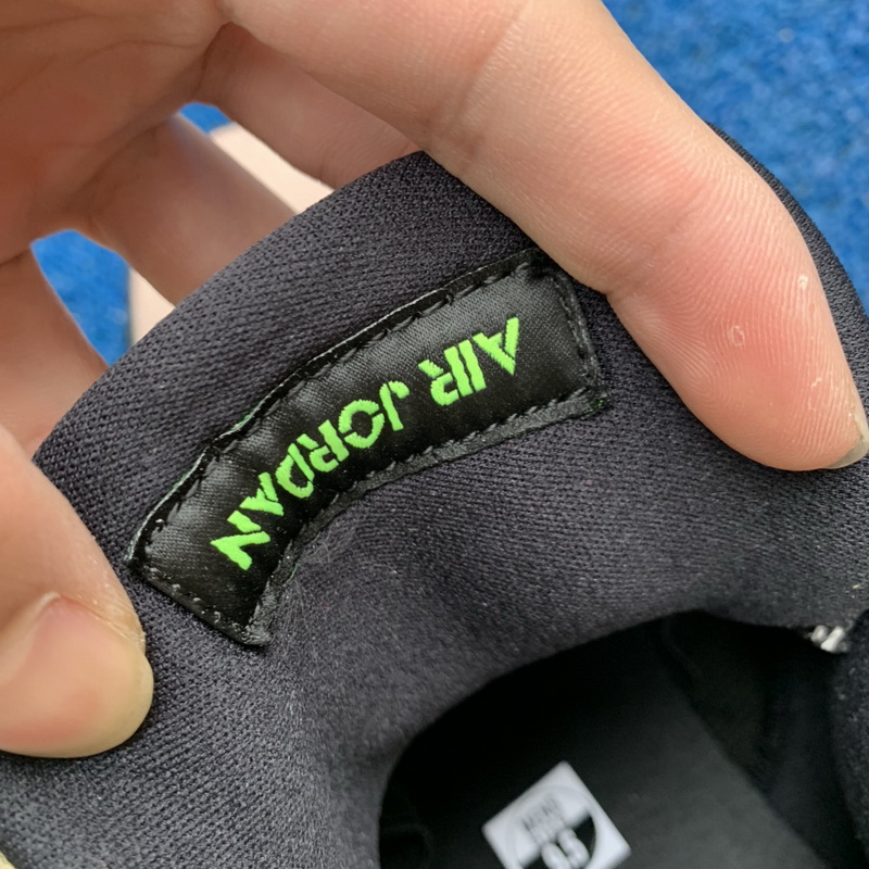 Air Jordan 4 “Silt Red”