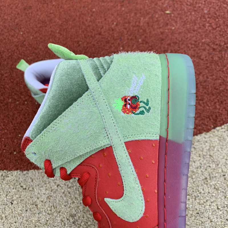 Nike SB Dunk High Strawberry Cough