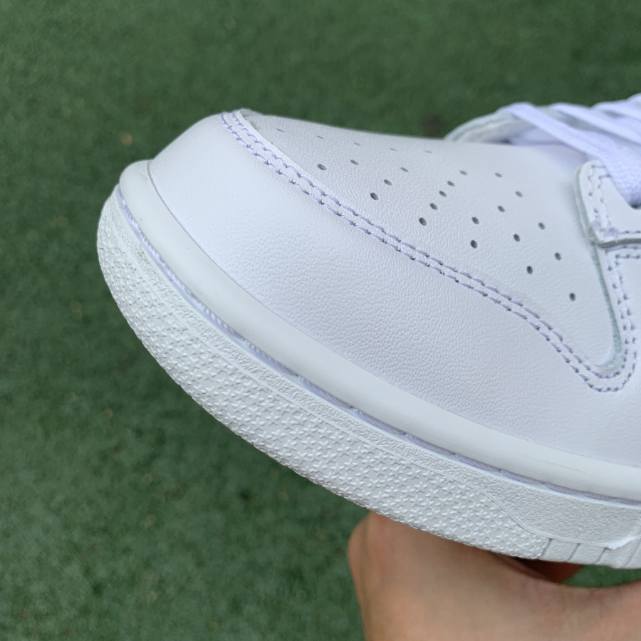 Nike SB Dunk Low Triple White