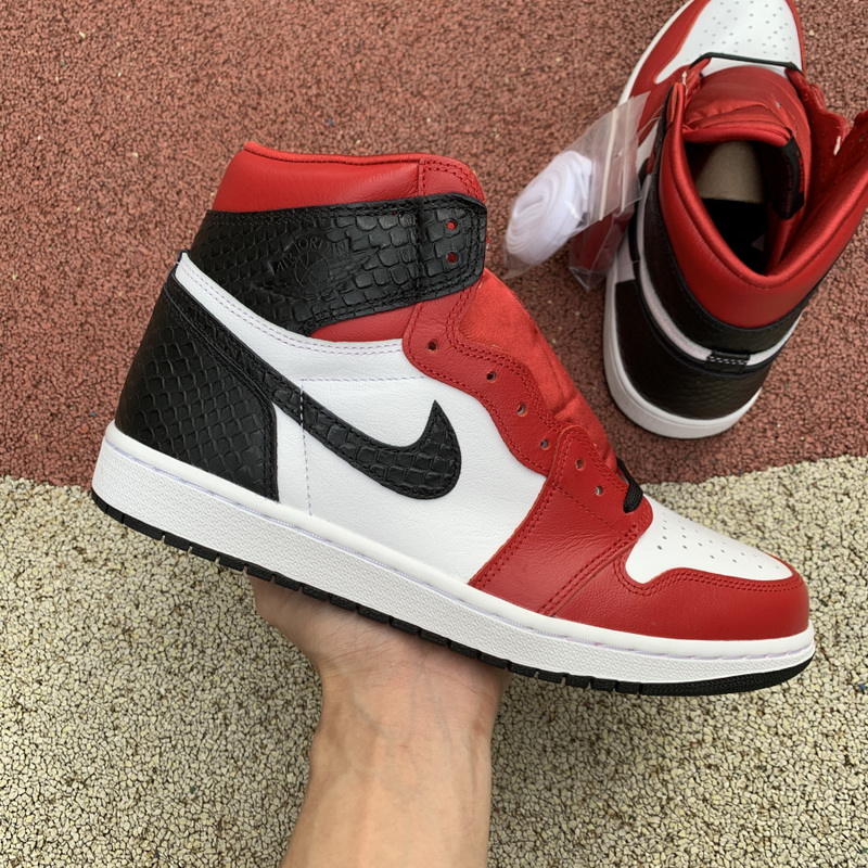 Air Jordan 1 High OG WMNS “Satin Snake”
