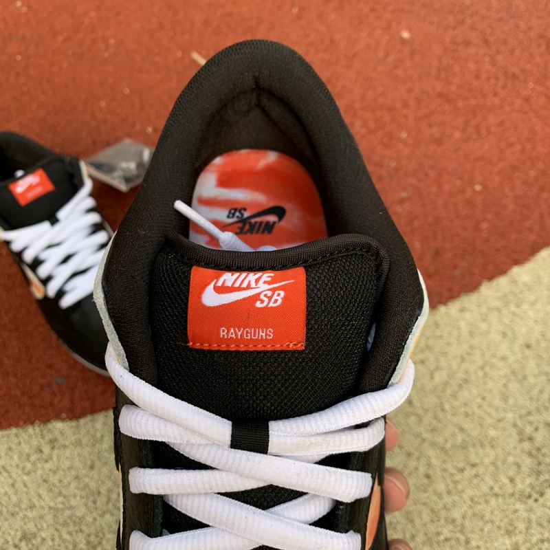 Nike SB Dunk Low Pro “Roswell Raygun” GS