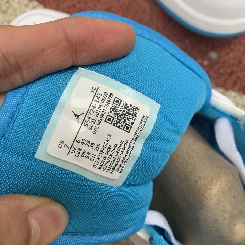 Jordan 1 Mid Laser Blue