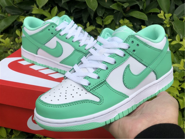 Nike Dunk Low WMNS “Green Glow”