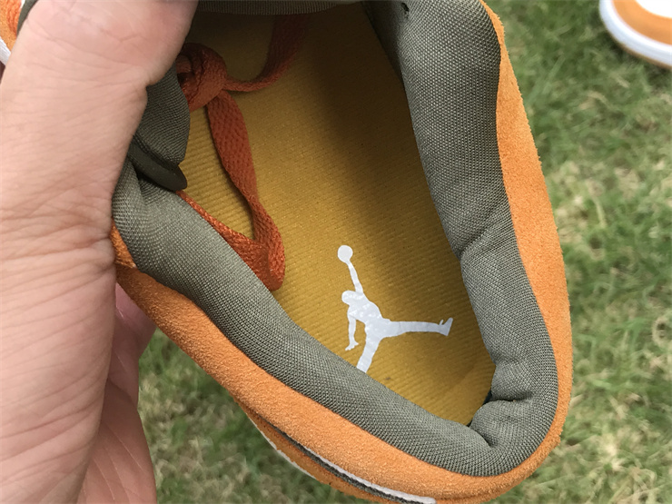 Air Jordan 1 Low khaki color scheme