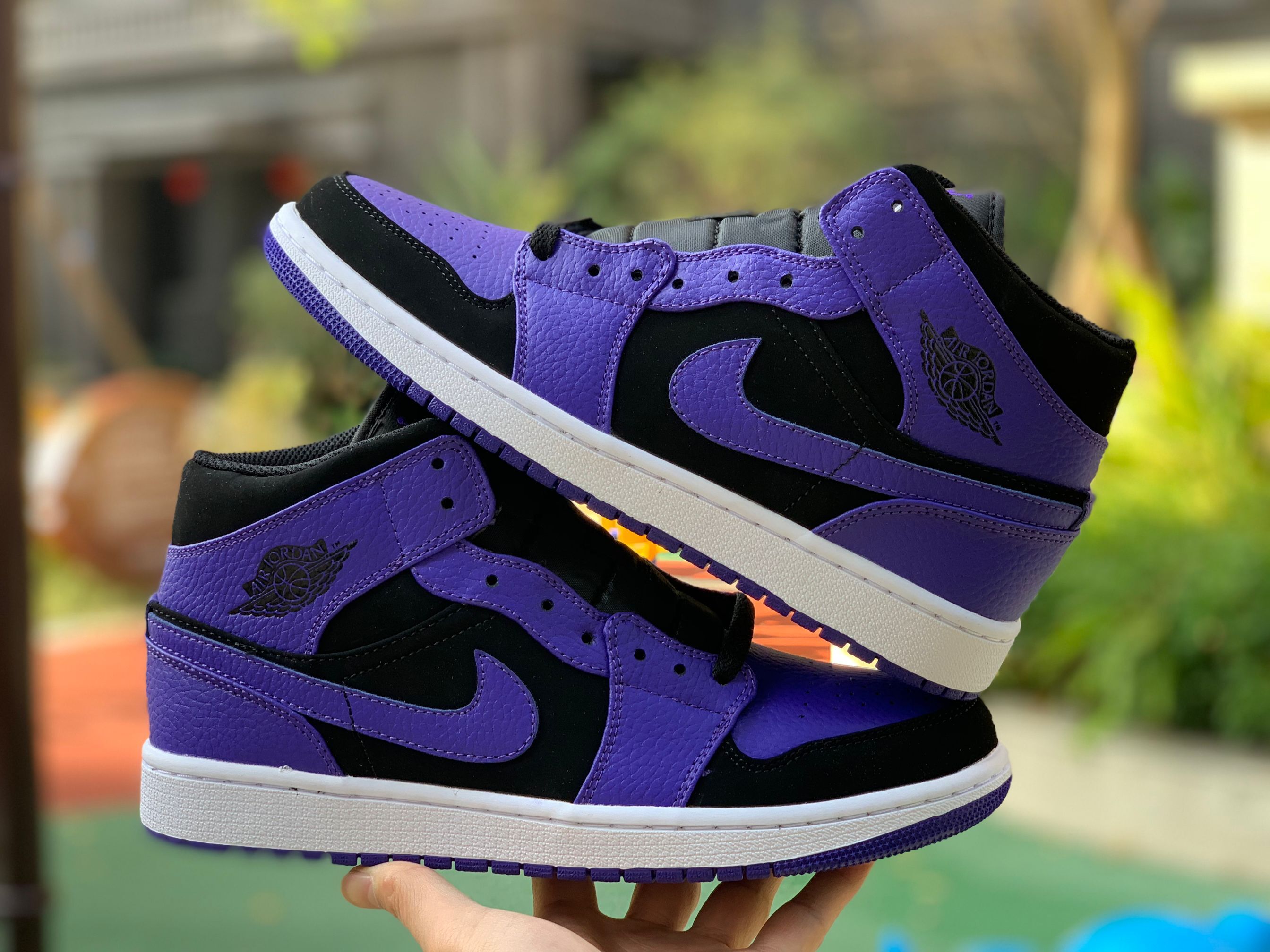 Jordan 1 Mid Shoes090