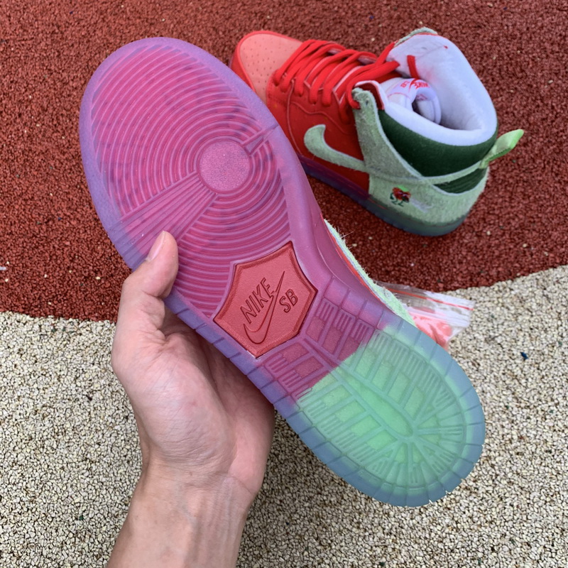 Nike SB Dunk High Strawberry Cough