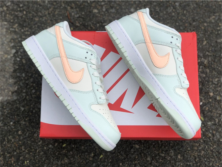 Nike SB Dunk Low Light Powder Mint Green
