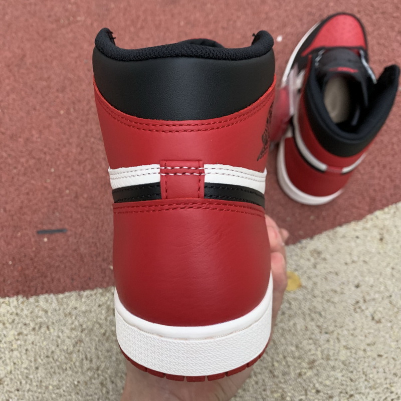 Air Jordan 1 Retro High OG “Bred Toe”