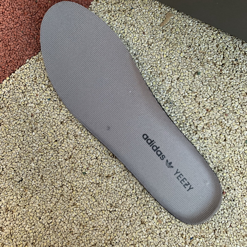 AD Yeezy 750 Boost Light Grey