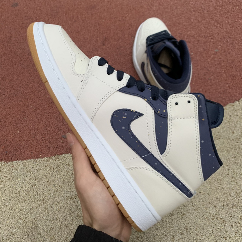 Jordan 1 Mid Shoes013
