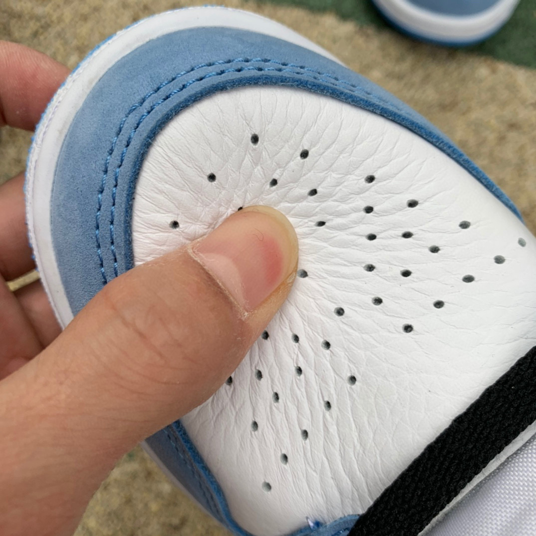 Air Jordan 1 High OG “University Blue”GS