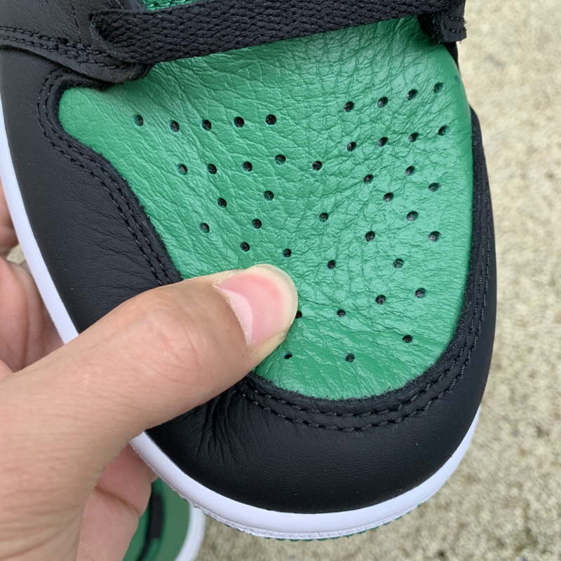 Air Jordan 1 Retro High OG “Pine Green”