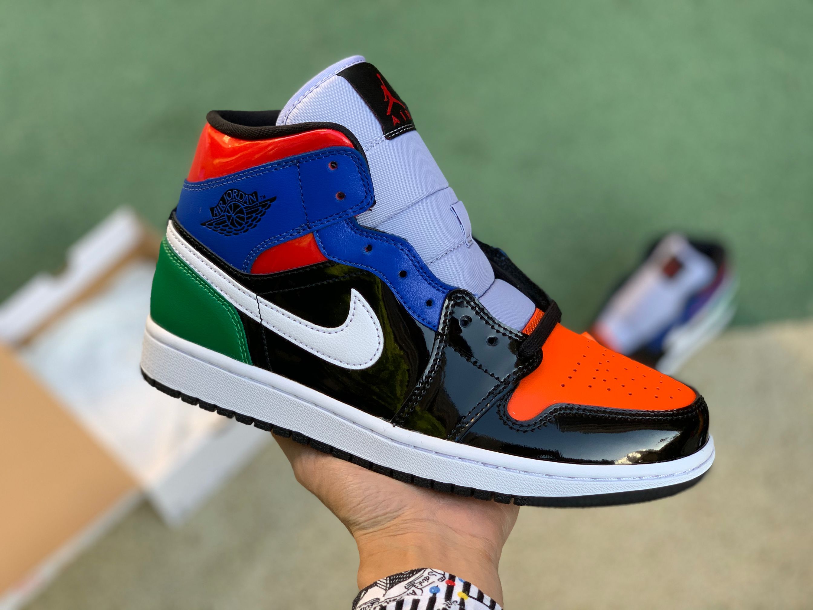 Jordan 1 Mid Multi Patent