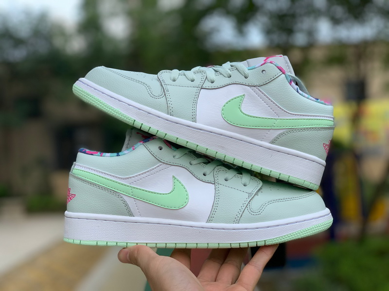 Air Jordan 1 Low shoes
