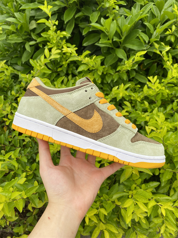 Nike Dunk Low SE Dusty Olive