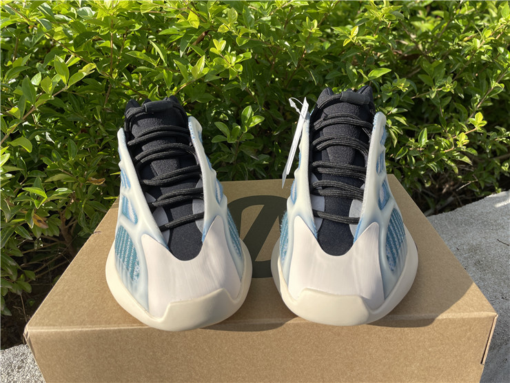 Yeezy 700 V3 ''Methylene blue''