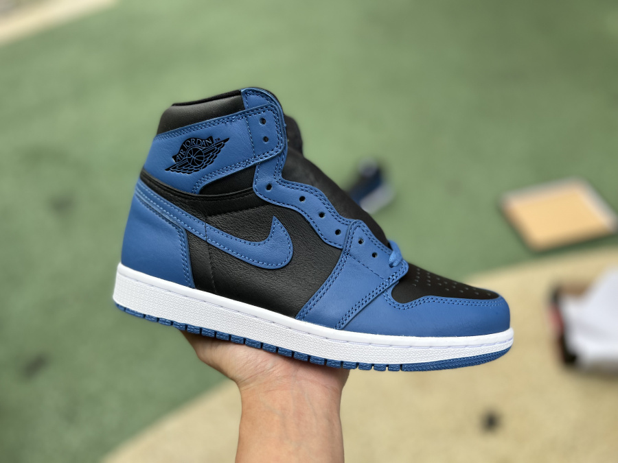 Air Jordan 1 High “Dark Marina Blue”