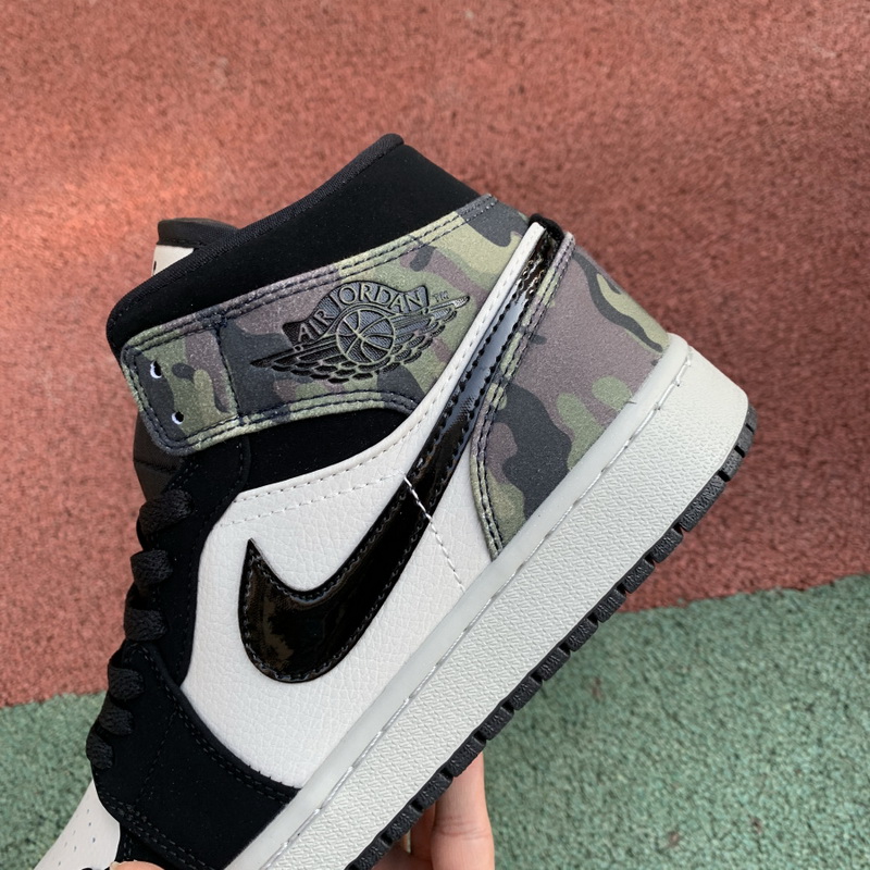 Jordan 1 Mid Camo