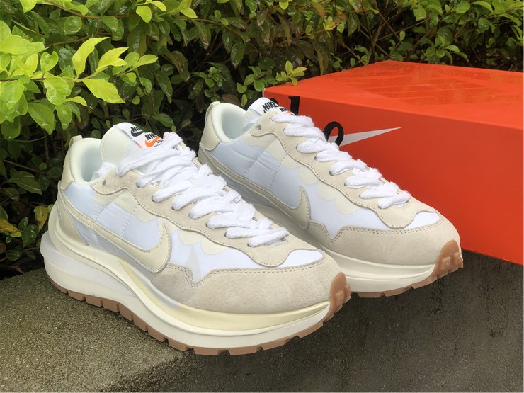 Nike regasus vaporrly SP x Sacai ''Beige''