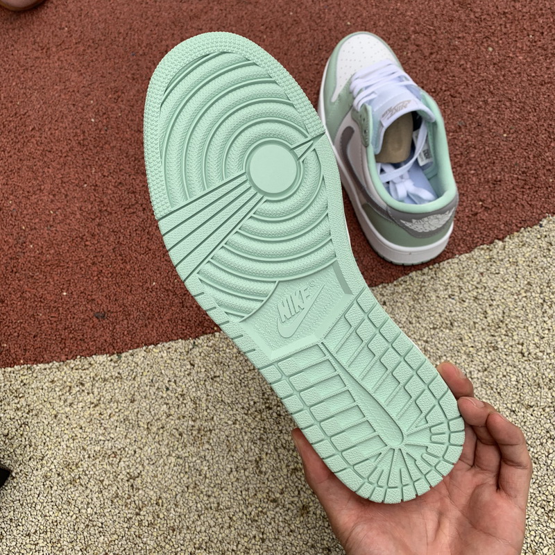 Air Jordan 1 Low shoes