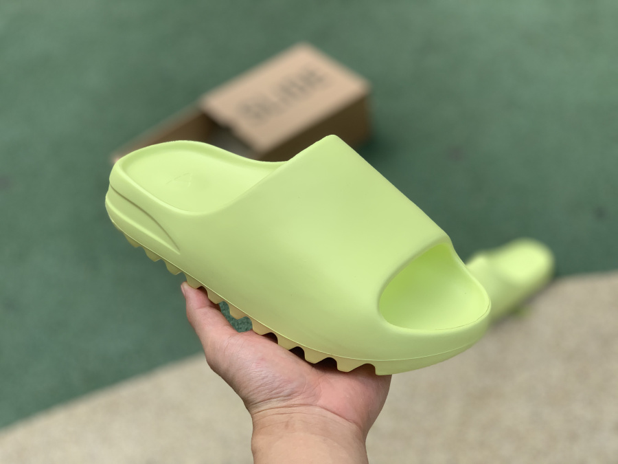 Yeezy Slide Resin GX6138