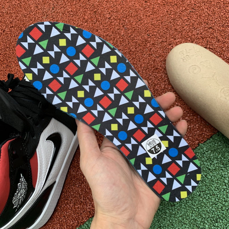 Jordan 1 Mid Shoes085