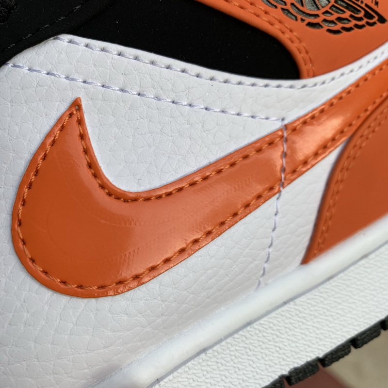 Jordan 1 Mid Shoes091