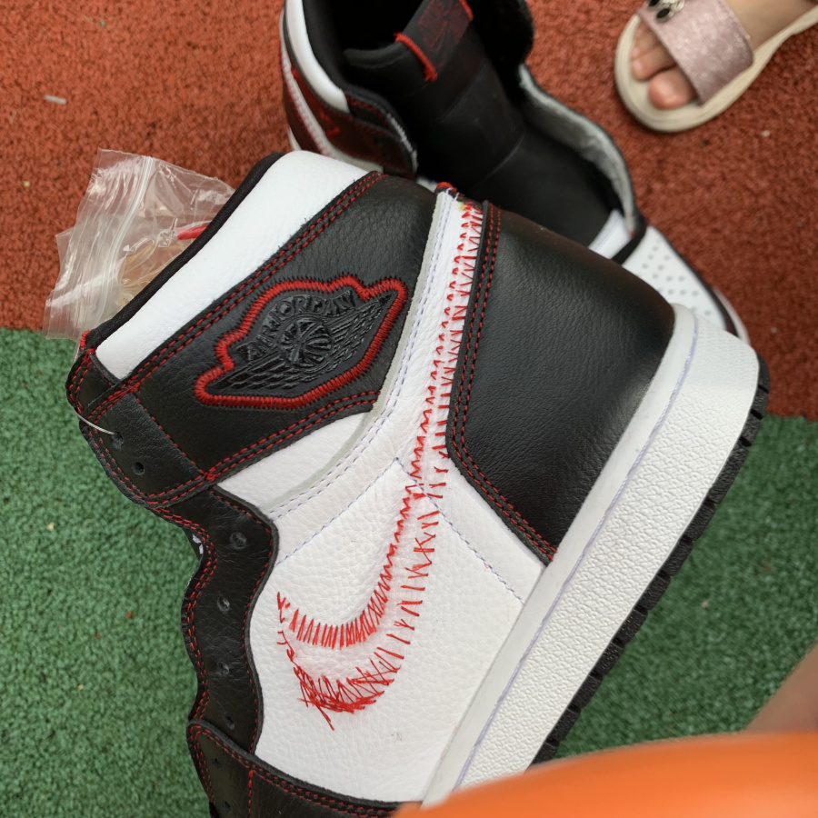 Air Jordan 1 High OG Defiant