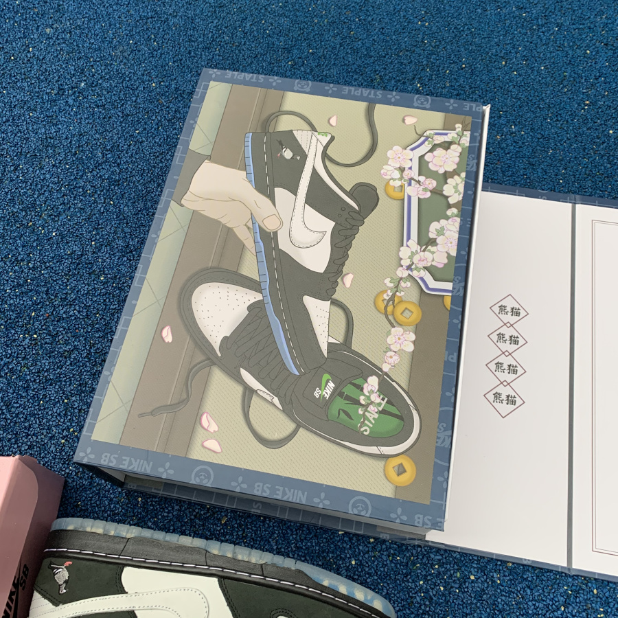 Nike SB Dunk Low “Panda Pigeon” GS