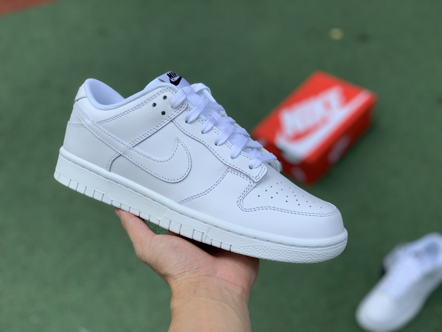 Nike SB Dunk Low Triple White