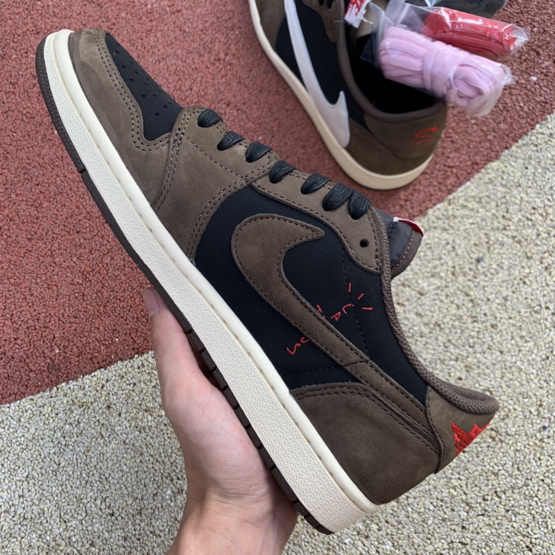 Travis Scott x Air Jordan 1 Low “Dark Mocha”