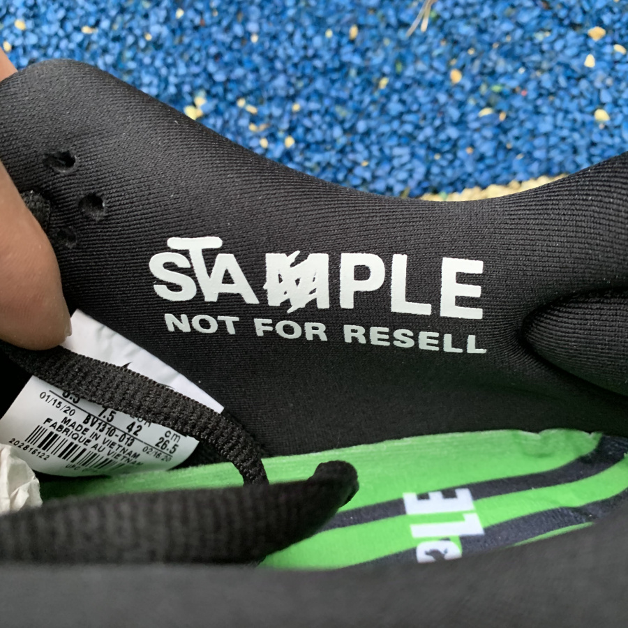 Nike SB Dunk Low “Panda Pigeon” GS