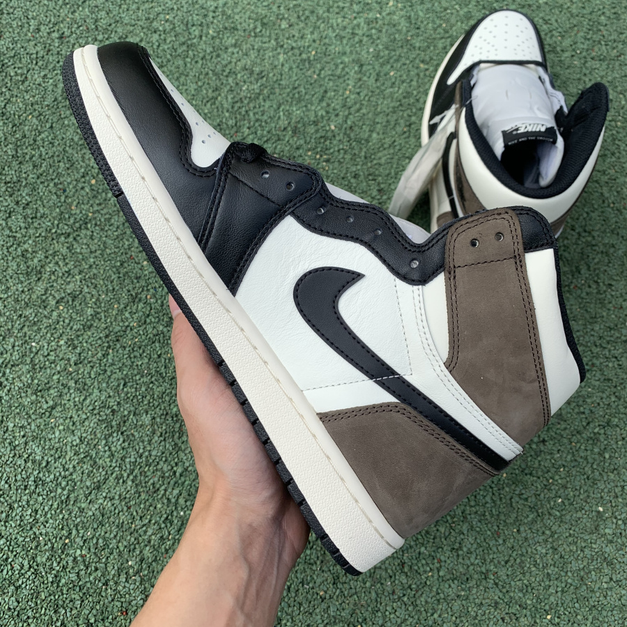 Air Jordan 1 High OG “Dark Mocha”