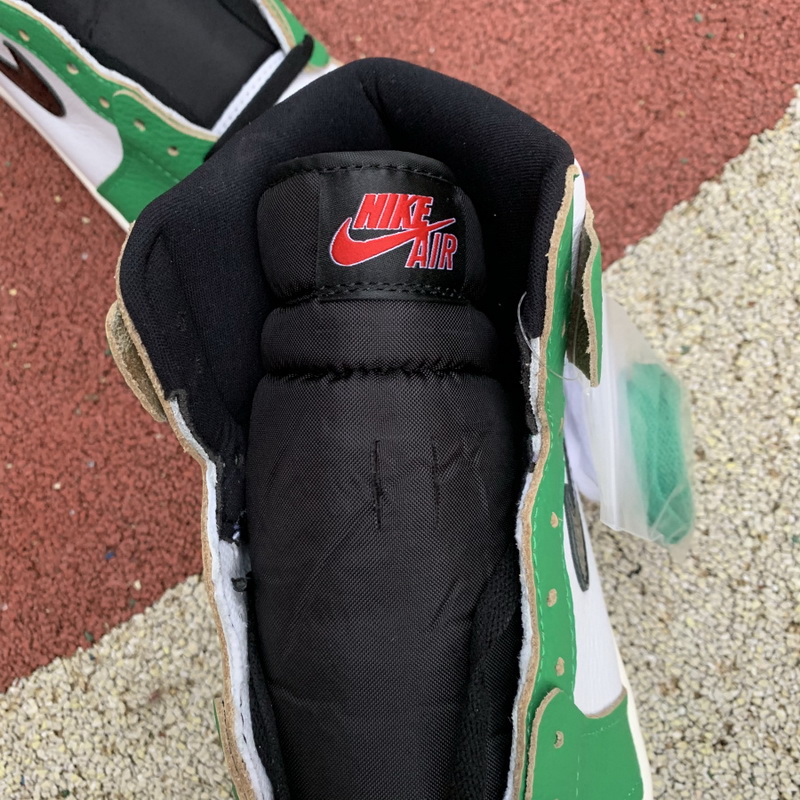 Air Jordan 1 High OG WMNS “Lucky Green”