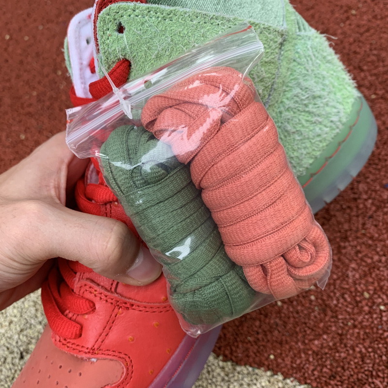 Nike SB Dunk High Strawberry Cough