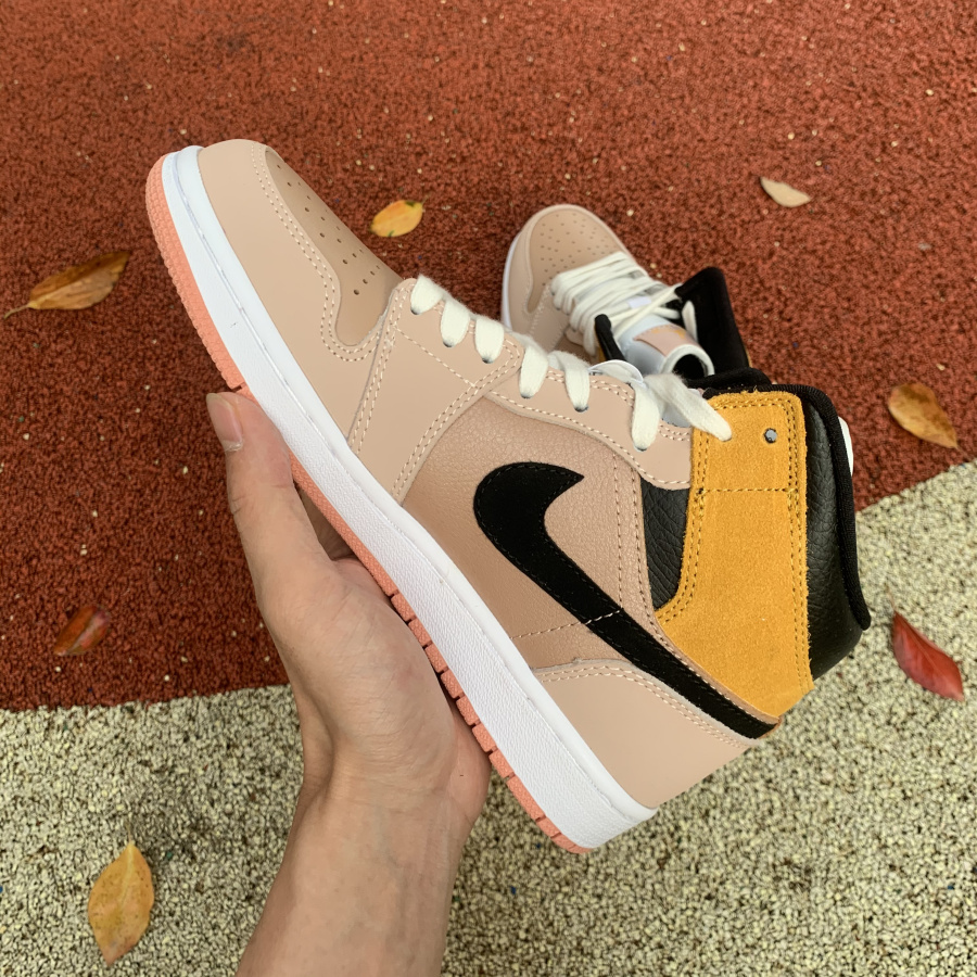 Air Jordan 1 Mid SE Particle Beige
