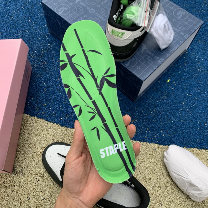 Nike SB Dunk Low “Panda Pigeon”