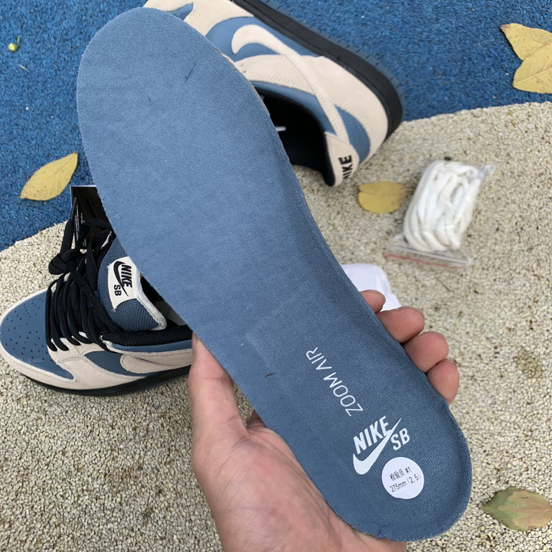 Nike SB Dunk Low Light Cream Thunderstorm